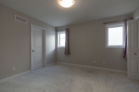 For Lease - 1733 O'hanlan Crossing, London North, Ontario - Photo 4