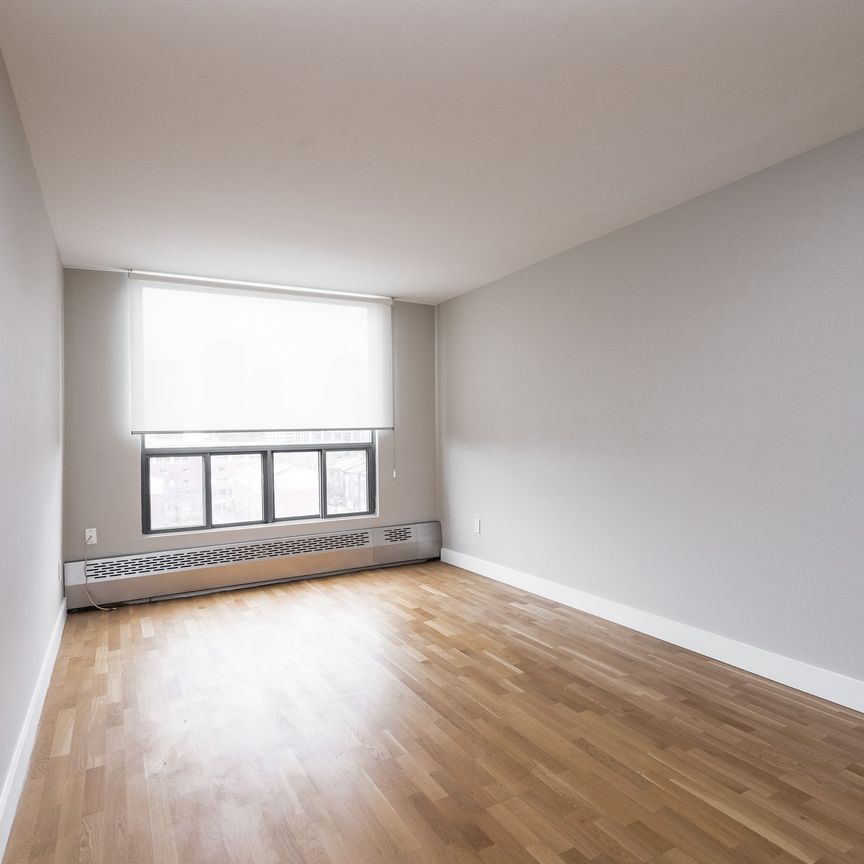 800 Richmond Street West - Photo 1