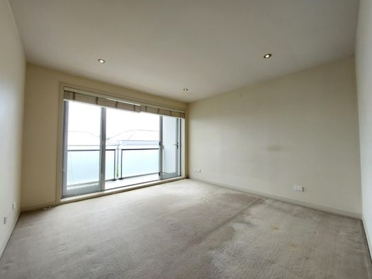 Boarder Of Remuera and Broadway - Photo 1