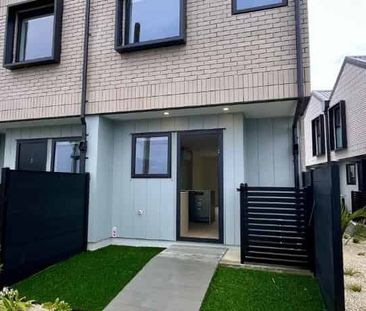 Modern Comfort Meets Effortless Living - Photo 4