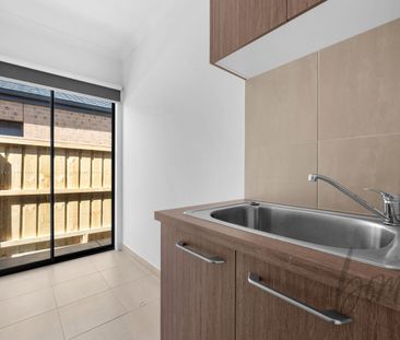 Brand New Four Bedroom House in Donnybrook!! - Photo 3