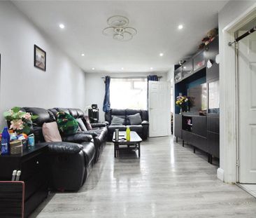 3 bedroom terraced house to rent - Photo 3