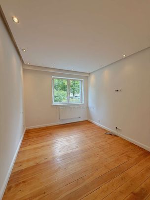Moderne, helle 2,5 Zimmerwohnung - Einbauküche, Einbauspots, Balkon - Photo 1