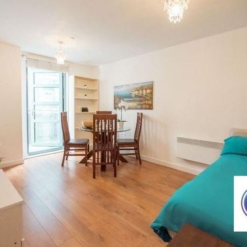 1 Bedroom Room in Flat Share To Rent - Photo 1