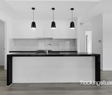 Beautiful family home in heart of Wallan - Photo 3