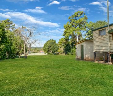 Charming Three Bedroom Home on a Large Block - Photo 2