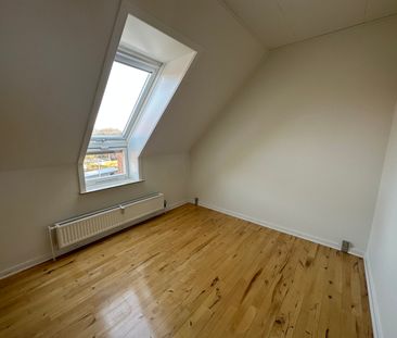 Indbydende lejlighed med altan i hjertet af Odense C - Foto 5