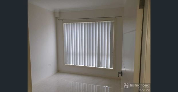 Beautiful Three Bedroom Townhouse - Girraween Public School Catchment! - Photo 1