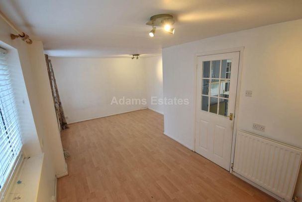 4 bedroom semi-detached house to rent - Photo 1
