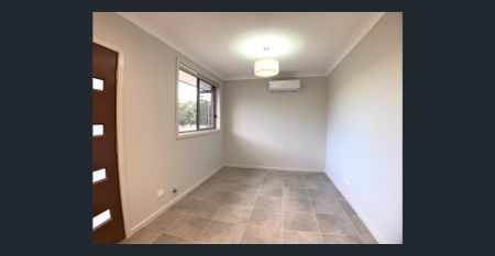 Modern One Bedroom Granny Flat in Oran Park - Photo 3