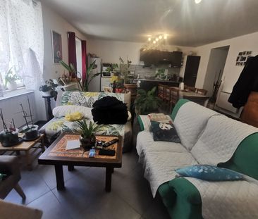Location appartement 3 pièces, 70.00m², Labessière-Candeil - Photo 1