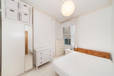 2 bedroom flat to rent - Photo 4