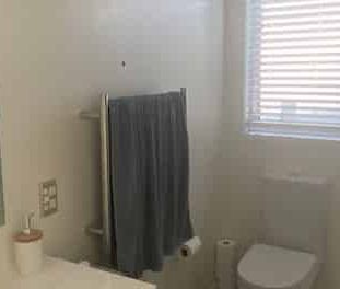 Charming 3BR Home in Bucklands Beach - Photo 4