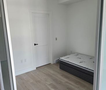 Studio for Rent 620 Coronation Avenue - Photo 2