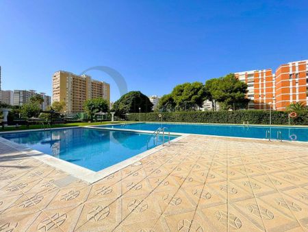 3 room luxury Flat for rent in Alicante, Spain - Photo 4