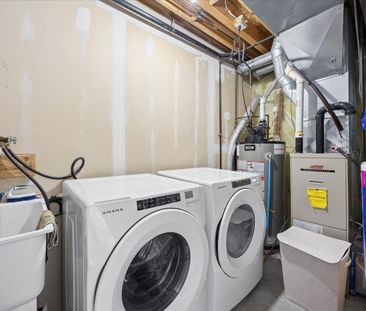 For Lease - 50 Spraggins Lane, Ajax, Ontario - Photo 6