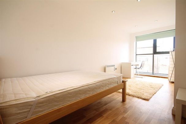 1 bedroom penthouse to rent - Photo 1