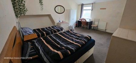 4 bedroom house of multiple occupation to rent - Photo 4