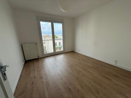 Location Appartement 5 pièces 95m² ORLEANS 45100 - Photo 3