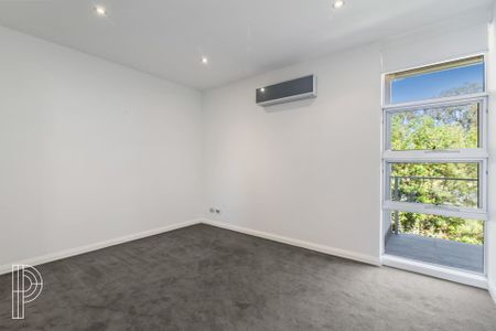 Modern Elegance in Yarralumla 3 Bed | 2 Bath | 2 Car | Unit | EER: 6 - Photo 5