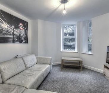 5 bedroom end of terrace house to rent - Photo 2