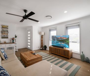 Coastal 3 Bedroom - 2 Bathroom - Double Garage plus Boat or Van Sto... - Photo 1