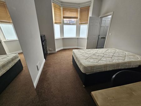 6 bedroom house to rent - Photo 5