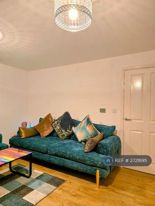 1 bedroom in a house share to rent - Photo 1