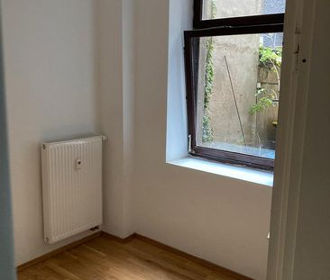 Topsanierte attraktive 3-Zi.-Denkmal-Altbau-EG-Whg. Terrasse gepl - Photo 2