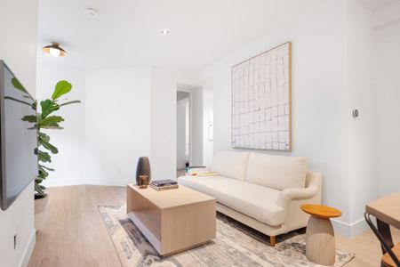 For Lease - 49 Heath Street Unit# Bsmt, Toronto, Ontario - Photo 2