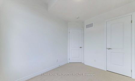 Townhouse For Lease | E8087826 - Photo 2