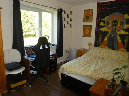 4 bedroom townhouse to rent - Photo 2