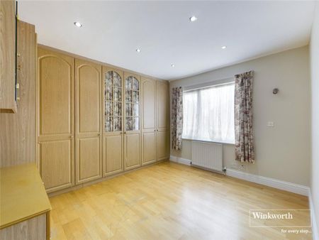 4 bedroom semi-detached house to rent - Photo 5