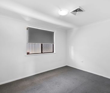 LAKESIDE SUBURB OF CAREY BAY - Photo 4