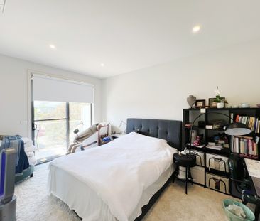 Modern 2 Bed | 2 Bath | 1 Car For rent in Balwyn North - Photo 4
