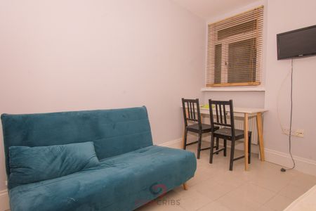 Blythe Road, Shepherds Bush, W14 - Photo 2