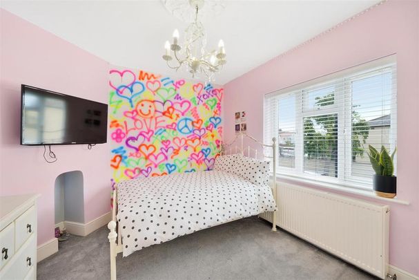 4 bedroom semi-detached house to rent - Photo 1