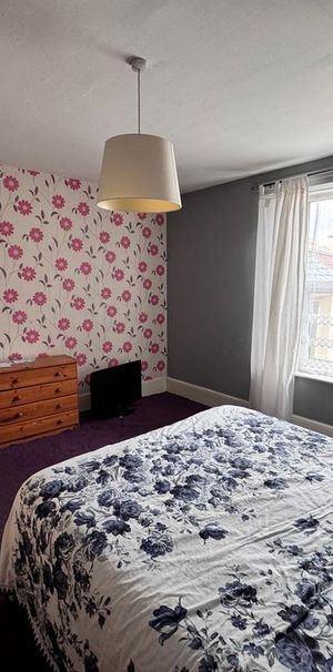 1 bedroom in a house share to rent - Photo 1