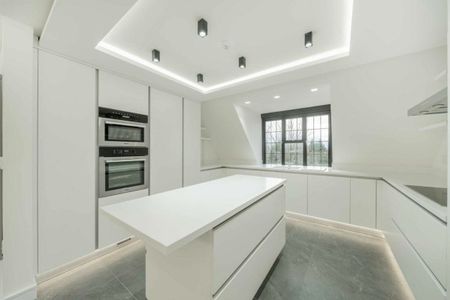 Beech Hill Avenue, Hadley Wood, EN4 - Photo 2