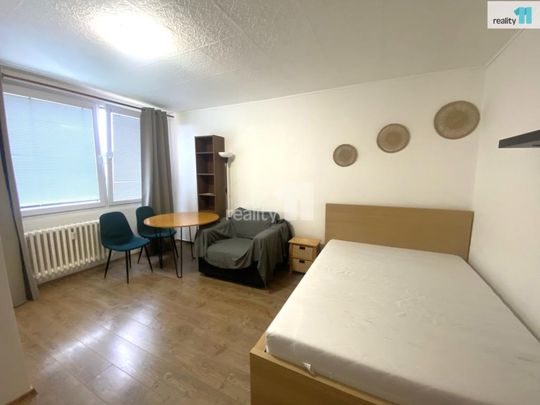 Pronájem bytu 1+kk 30 m2 - Photo 1