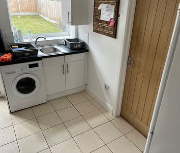 Room in a Shared House, Hyde Close, NG11 - Photo 5