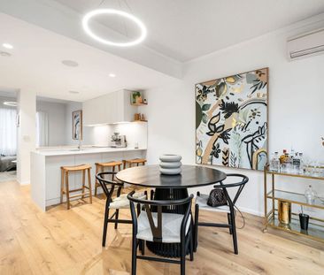 Street Front Townhouse Footsteps From Chapel Street - Photo 3