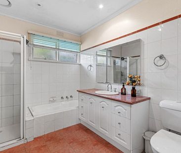 Immaculate Three Bedroom Family Home - Photo 3