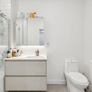 Condo Haut De Gamme Au Coeur De La Ville - Photo 3