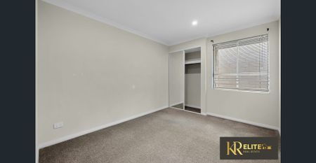 MODERN FAMILY LIVING IN PRIME LOCATION - Photo 2