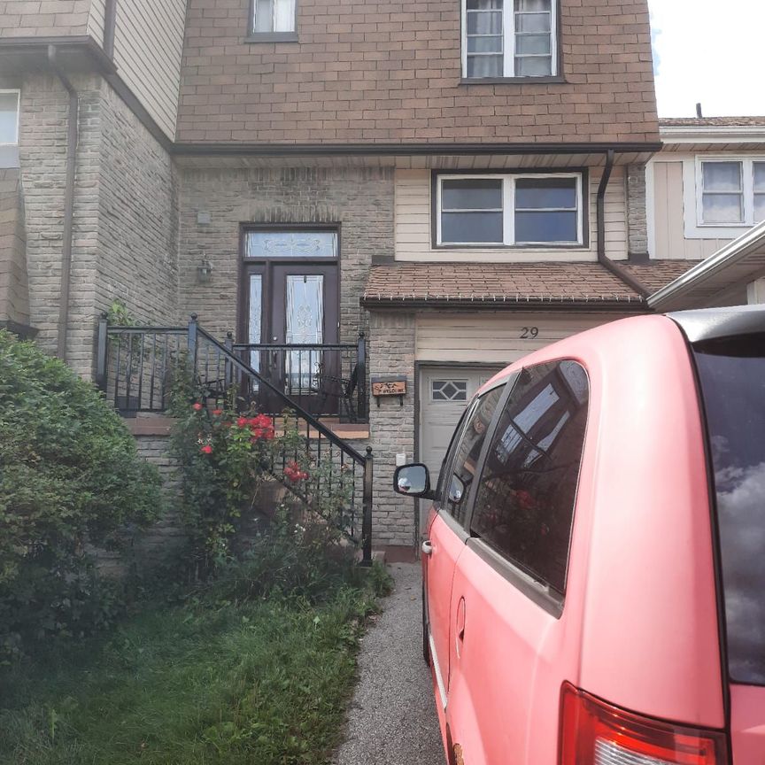 For Lease - 29 Fanshawe Drive, Brampton, Ontario - Photo 1