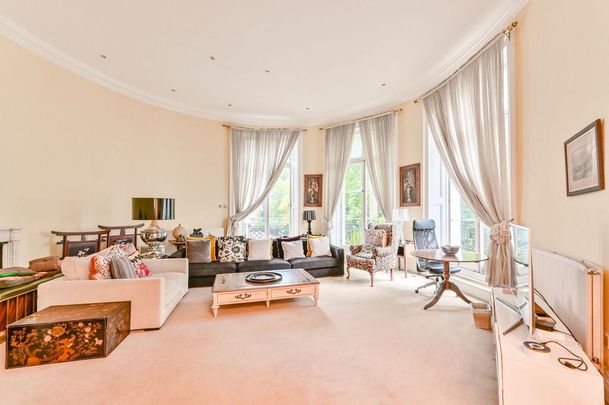 4 bedroom flat to rent - Photo 1