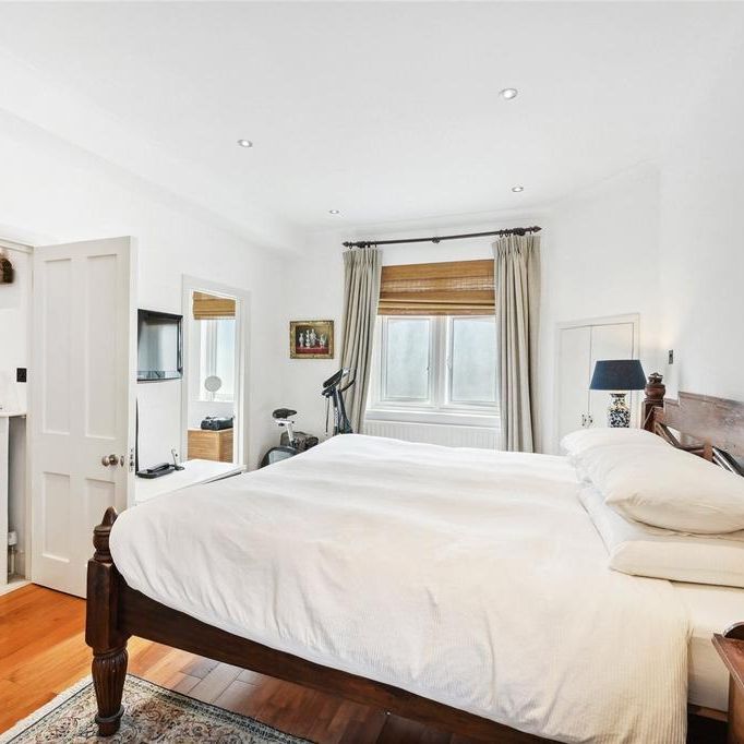 3 bedroom mews to rent - Photo 1