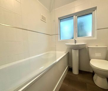 3 bedroom house - semi-detached - Photo 1