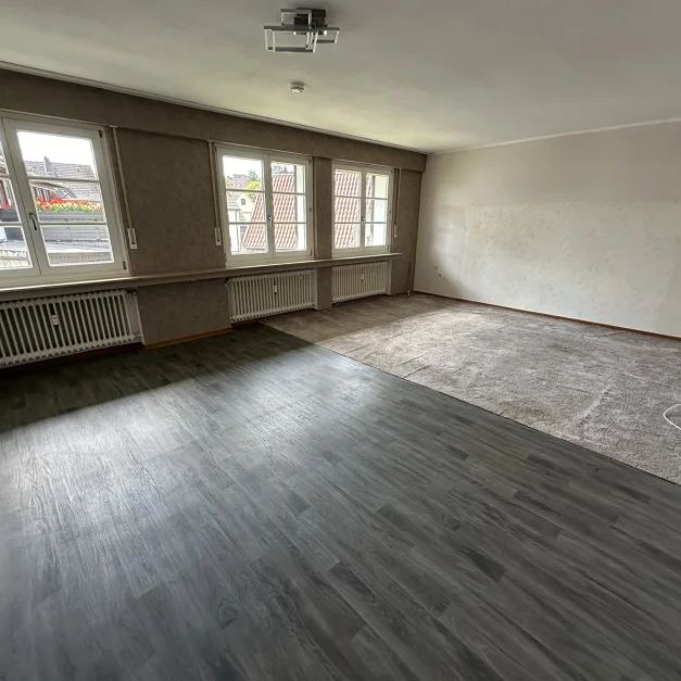 SCHADE HAUSVERWALTUNG - Große 4-Zimmerwohnung in Balve zu vermieten! - Foto 1